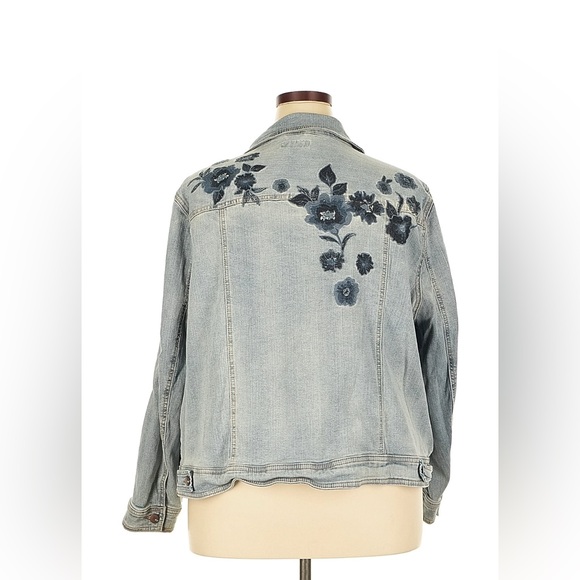 Ava&Viv Women's Light Blue Denim Jacket 4X - Picture 2 of 6
